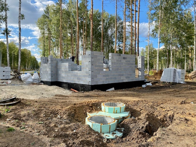 Первый этаж дома кладка стен ГК Урал-Строй