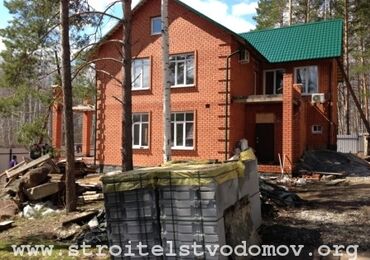Двухэтажный коттедж на Чусовском озере.